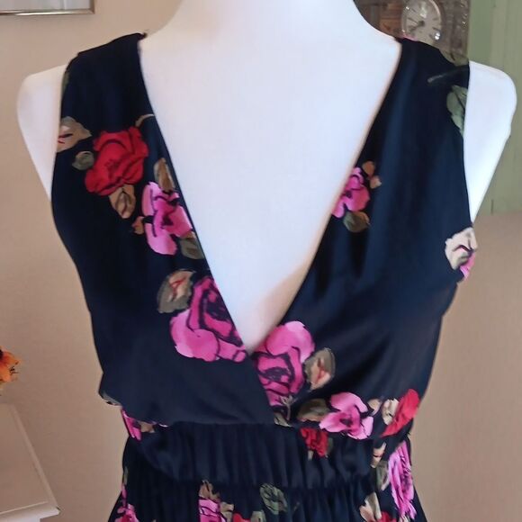 Epilogue Dark Floral Maxi - Picture 4 of 11